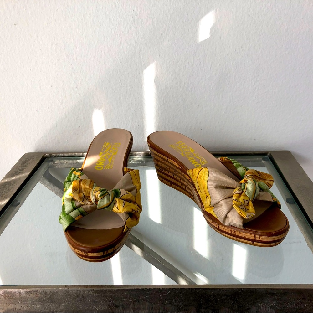 Salvatore Ferragamo
 - 7 - Brown Green Champagne